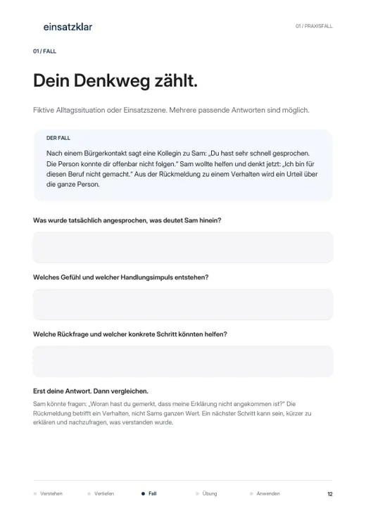 Workbook-Seite: fiktiver Praxisfall mit Fragen und Vergleichsantwort